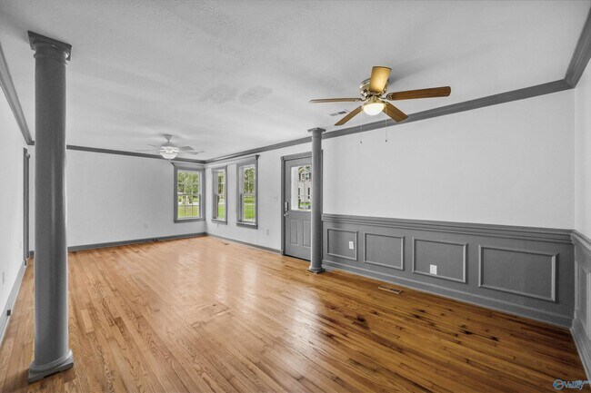 Building Photo - 122 Chestnut Rd