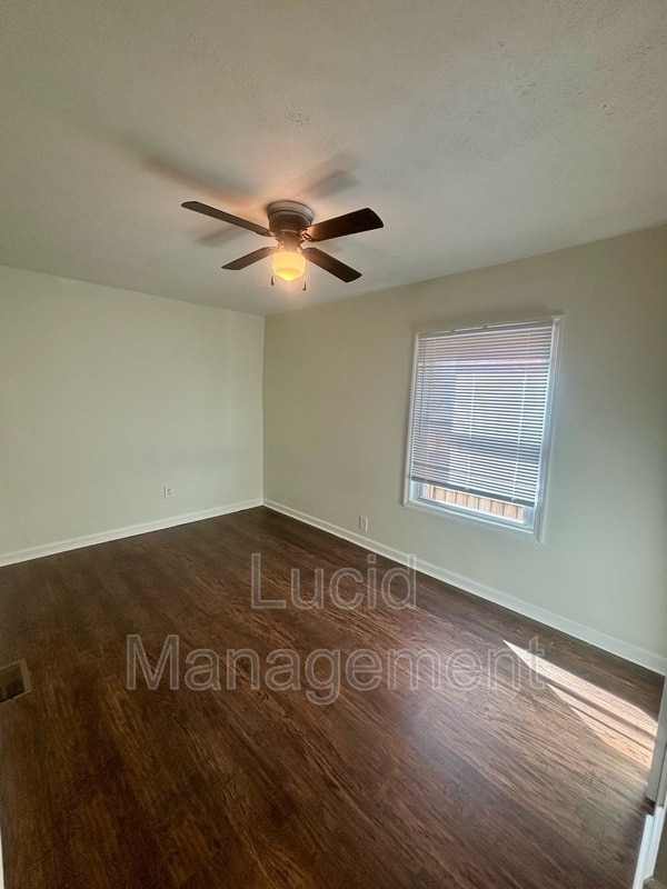 Building Photo - 3633 Kahlert Ave