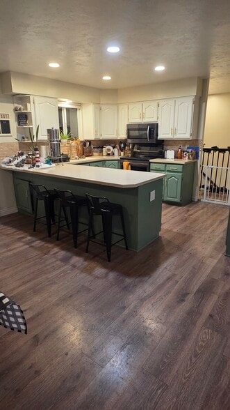 Kitchen - 4701 S Turnberry Pl