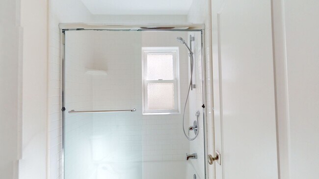 Building Photo - Updated and Spacious Coronado Townhome Ava...