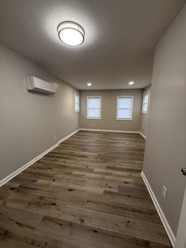 Building Photo - 821 Hazard Ave