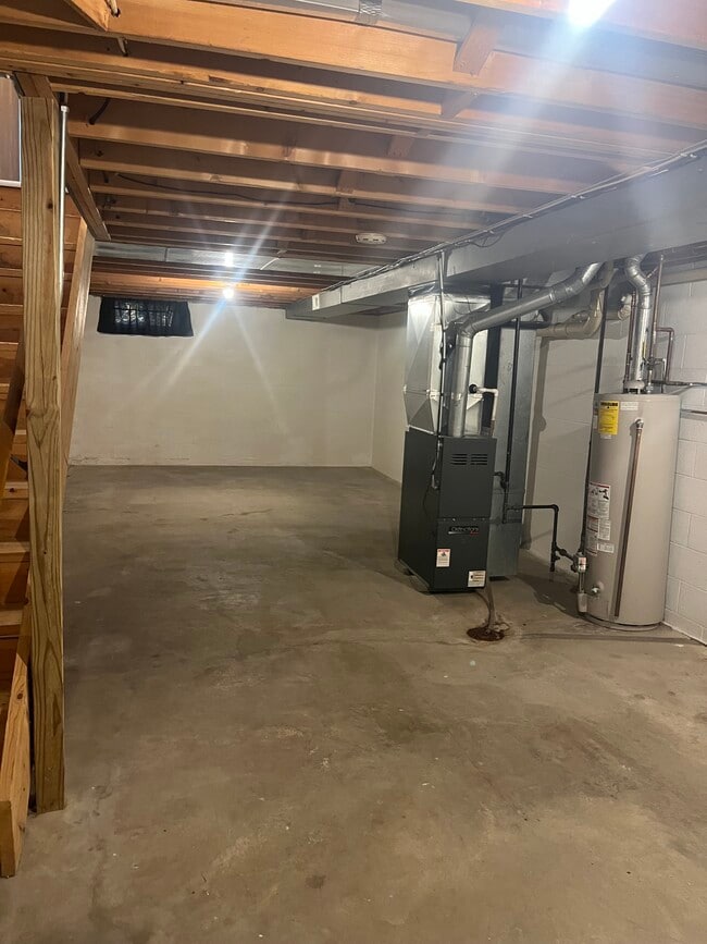 Building Photo - 1208 Miller St