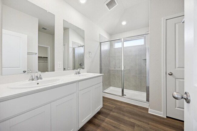 Building Photo - 5000 Hazelnut Ln