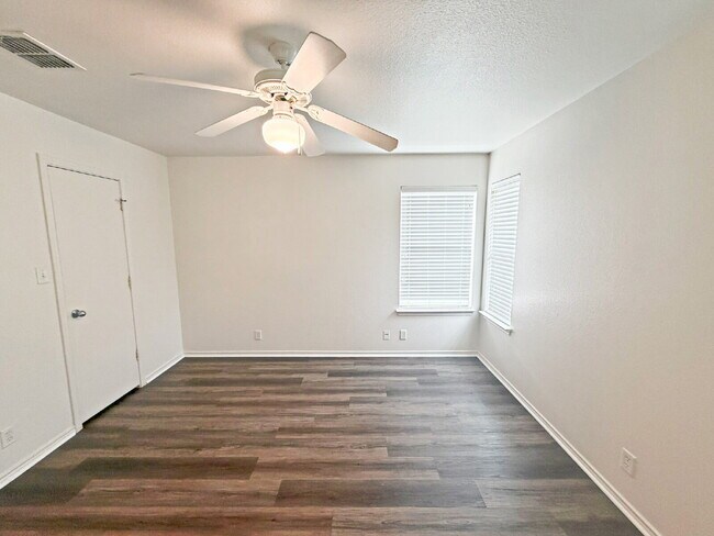 Building Photo - 3949 Wensledale Dr