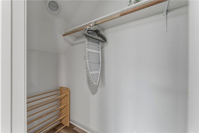 Building Photo - 2393 Lilla Cir SW