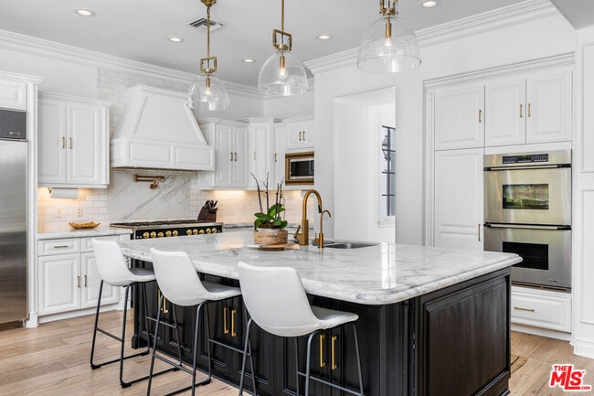 Building Photo - 25490 Prado De Las Bellotas