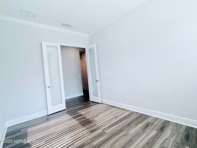 Building Photo - 10682 Aventura Dr