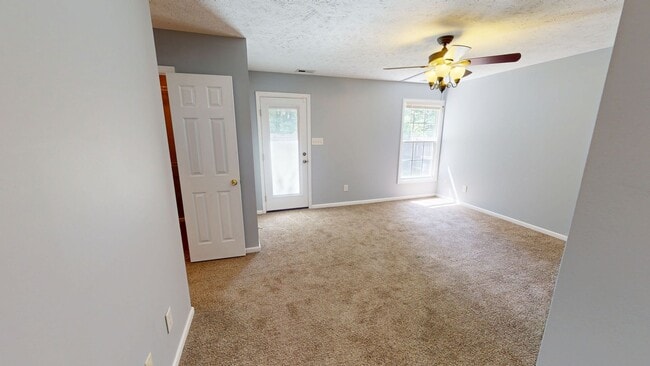 Building Photo - 3 Bedroom Ranch with Bonus Room in Gated Community & Jack Britt School District!