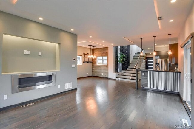 Building Photo - 2798 S Lincoln St