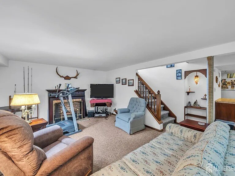 Building Photo - 143 Safran Ave