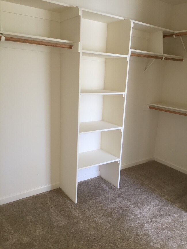 Walk in closet - 928 Baines St