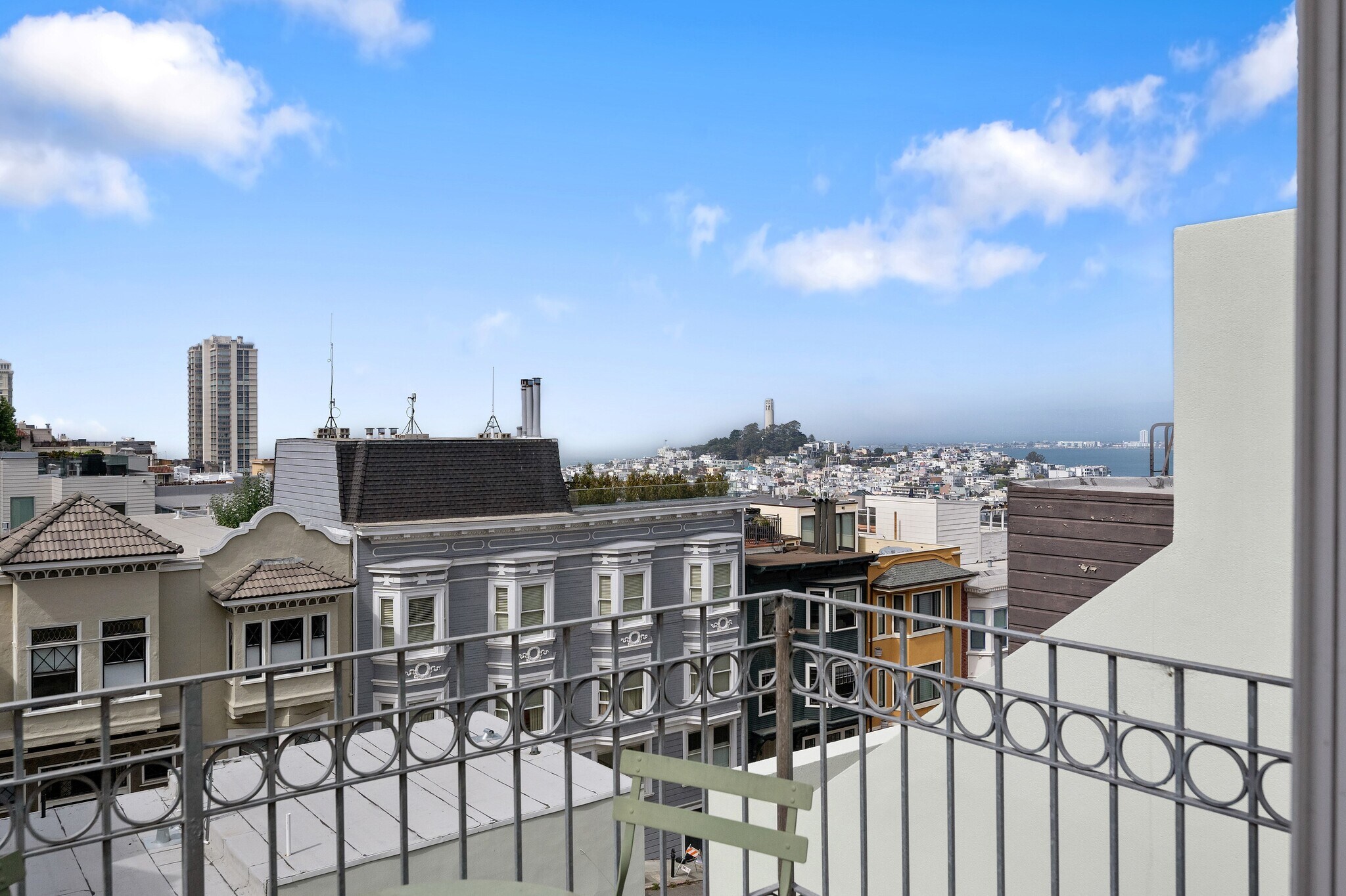 Building Photo - 1264 Sacramento St