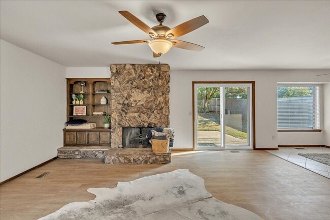 Primary Photo - Adorable Yukon Home