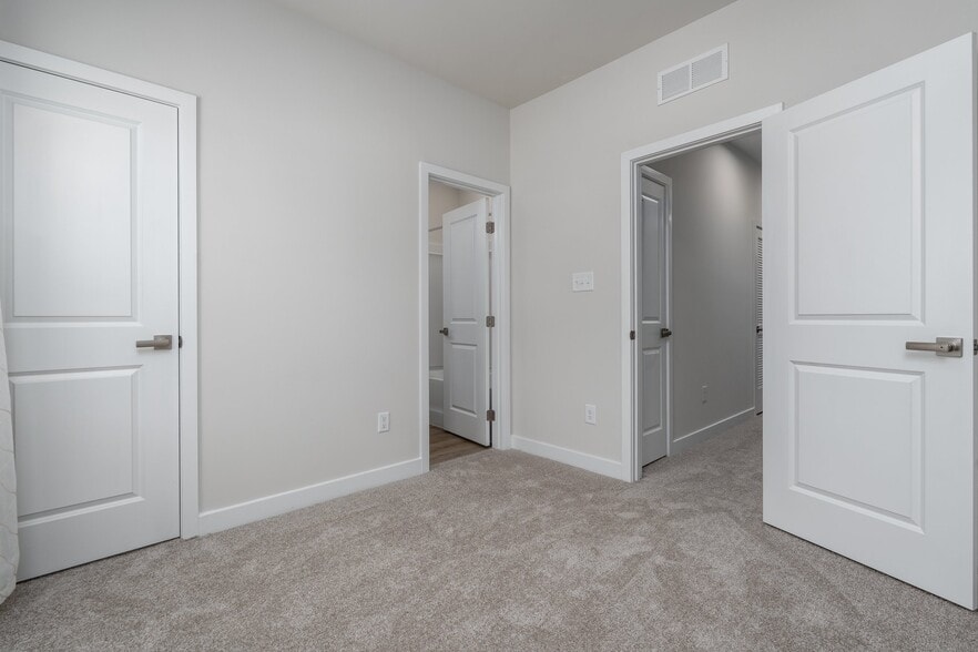 Building Photo - 12833 Red Clover Wy