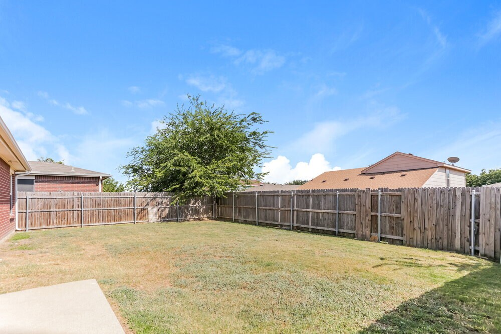 Building Photo - 10229 Dawson Trail