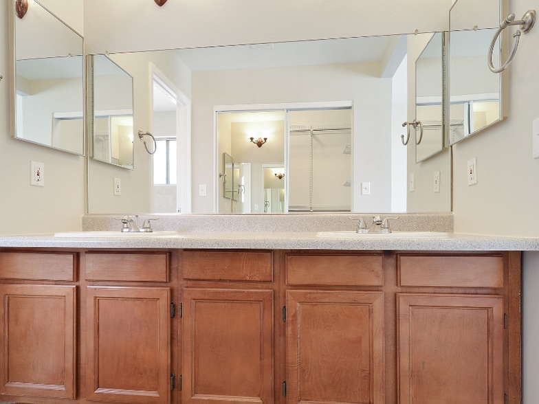 Building Photo - 50 Tidwell Ln