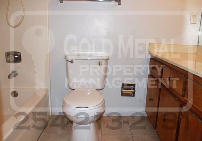 Building Photo - 3906 Charolais Dr