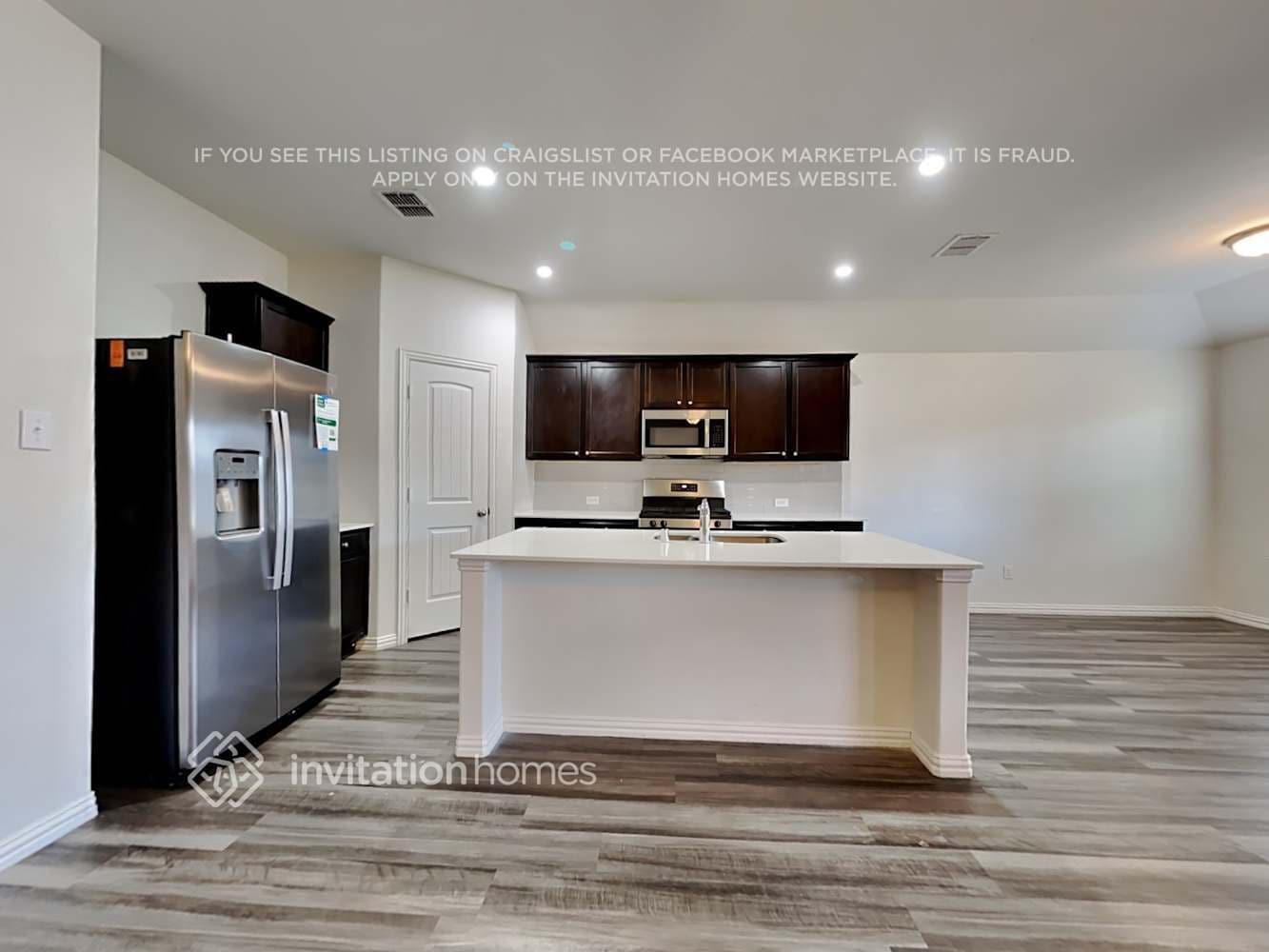 Building Photo - 1341 Rembrandt Dr