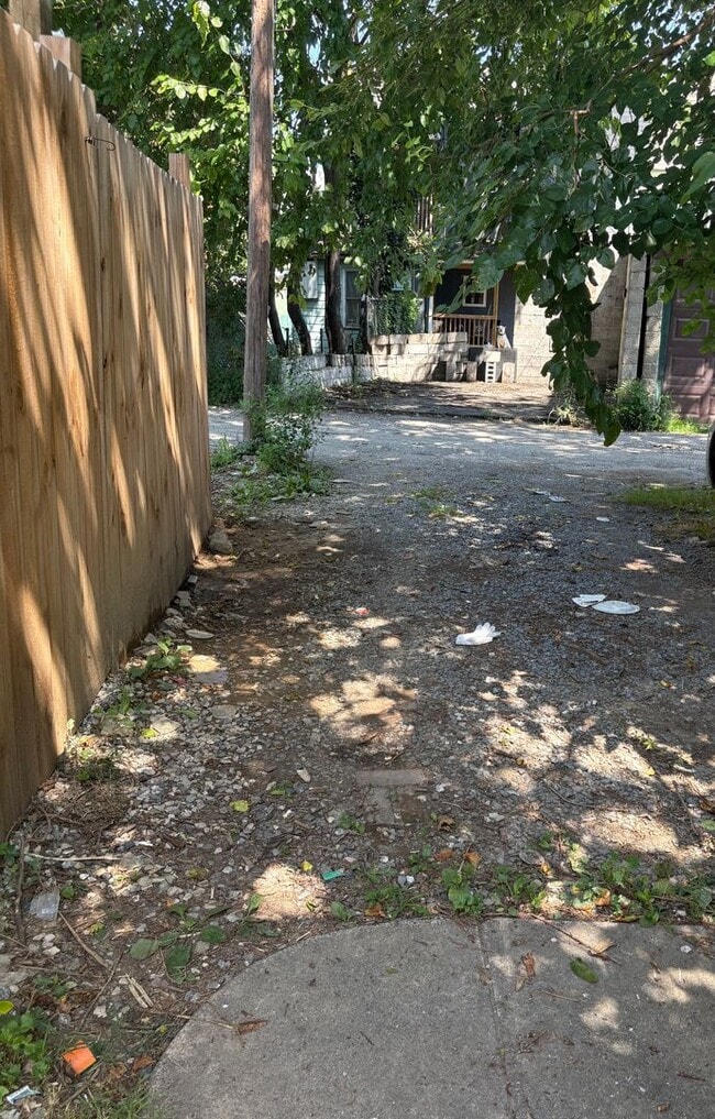 Building Photo - Available Now. 2 Bedroom Apt.