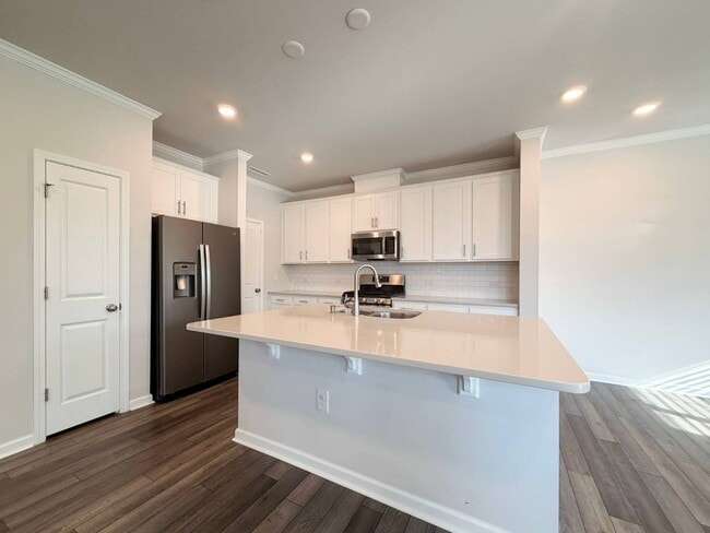 Building Photo - 400 Hazy Hls Ln