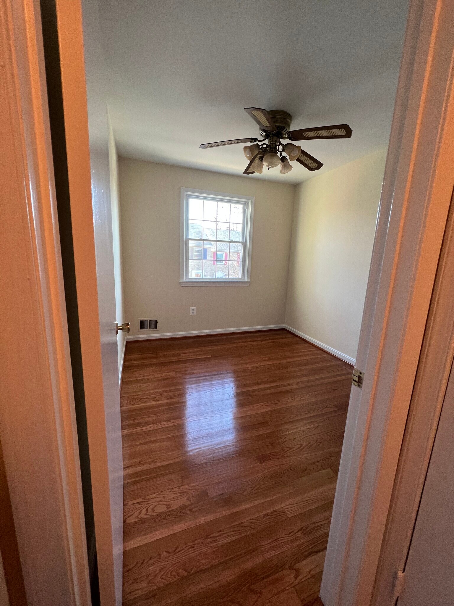 3rd Bedroom 1/4 - 2105 Bucknell Ter