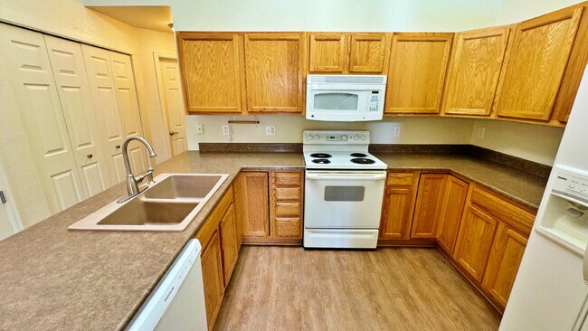 Building Photo - Great Location for 1 Bed 1 Bath + Full Loft with Large Closet in Steeple Chase IV in Littleton