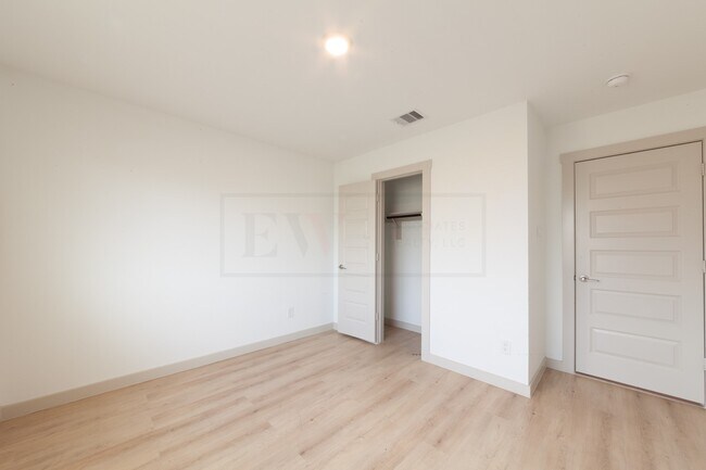 Building Photo - 4010 Garver Grv Ln