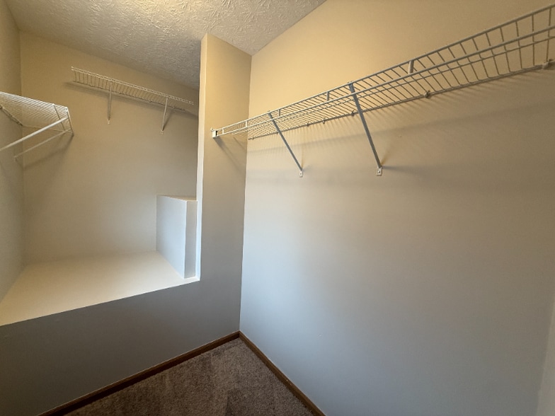 Building Photo - 7127 Black Mountain Dr