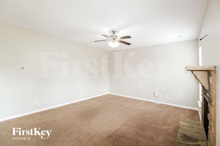 Building Photo - 8121 White Oak Loop