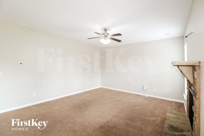 Building Photo - 8121 White Oak Loop