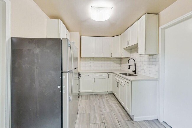 Building Photo - 1814 10th Street-