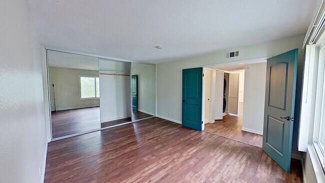 Building Photo - 21941 Rimhurst Dr