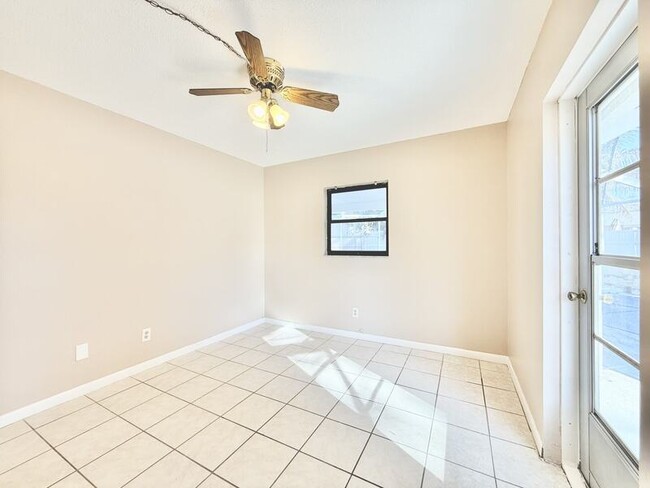 Building Photo - 12472 Monarch Cir