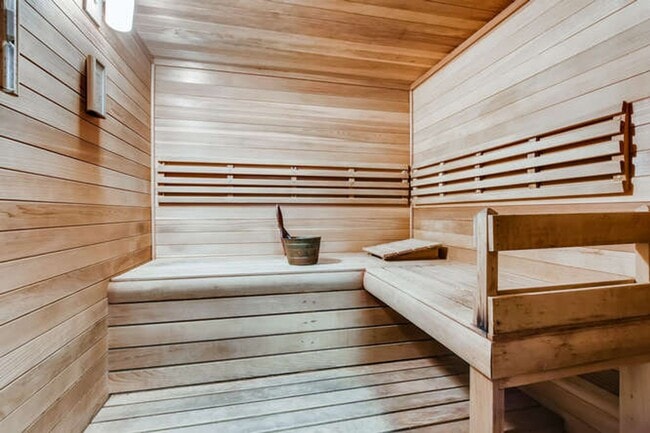 Building Photo - SPACIOUS 1-BEDROOM APARTMENT FOR RENT IN DOWNTOWN BALLARD!