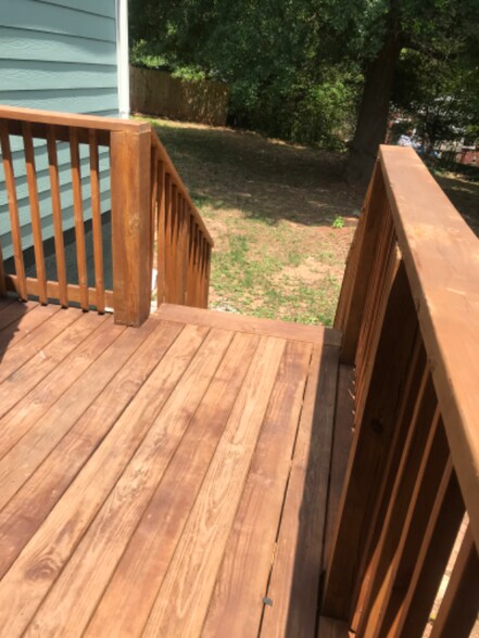 Building Photo - 1740 Lisbon Dr SW