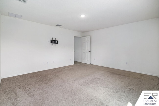 Building Photo - 23 Rocking Horse Dr