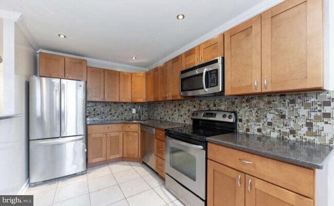 Building Photo - 10869 Harrow Rd