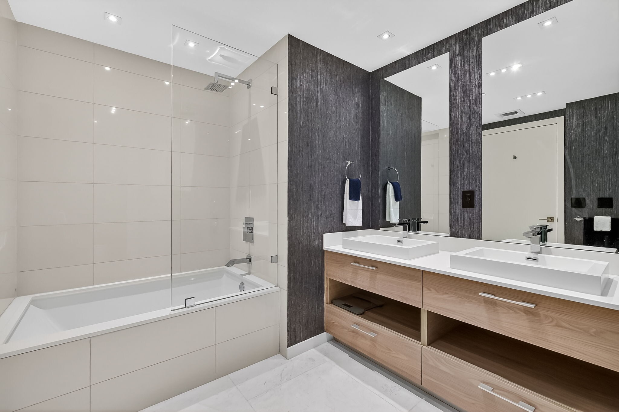 Primary Bathroom view 1 - 1300 S Miami Ave
