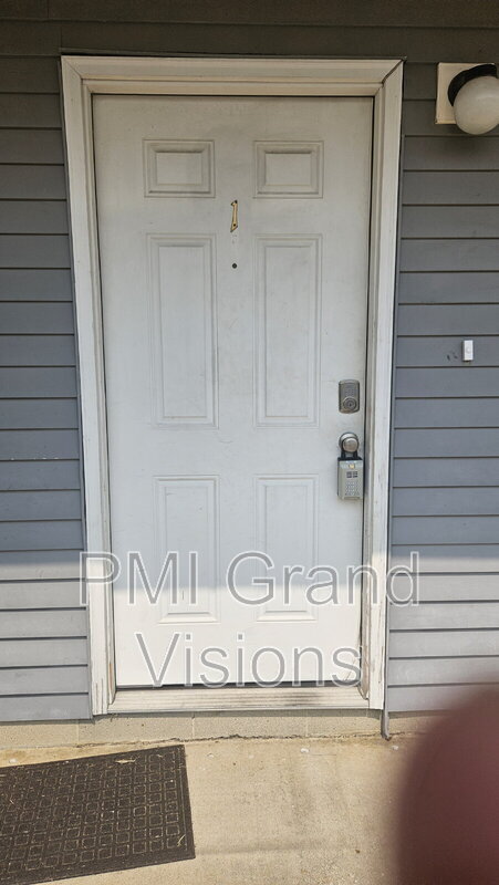 Building Photo - 1305 18th St