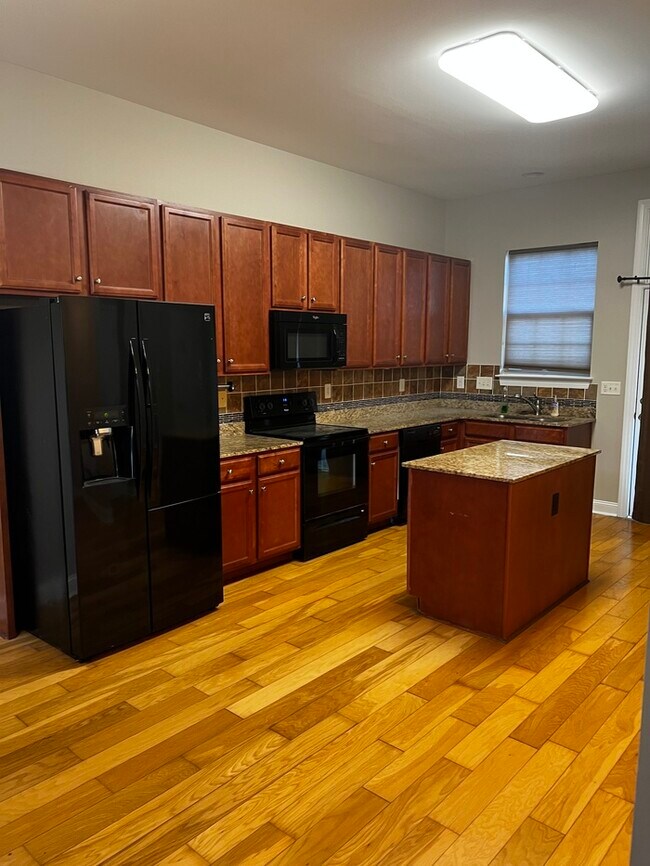Building Photo - 11442 Charles Towne Way