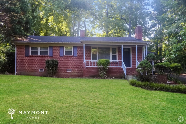 Building Photo - 2717 Dogwood Cir