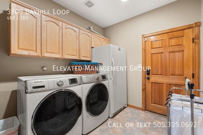 Building Photo - 3809 Bay Hill Loop SE