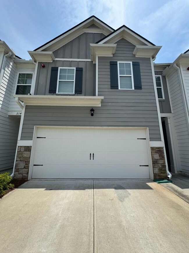 Building Photo - Modern 3/2.5 Townhome in Woodstock- $2,350