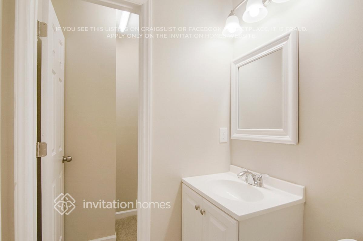 Building Photo - 3706 Wyndcliff Court