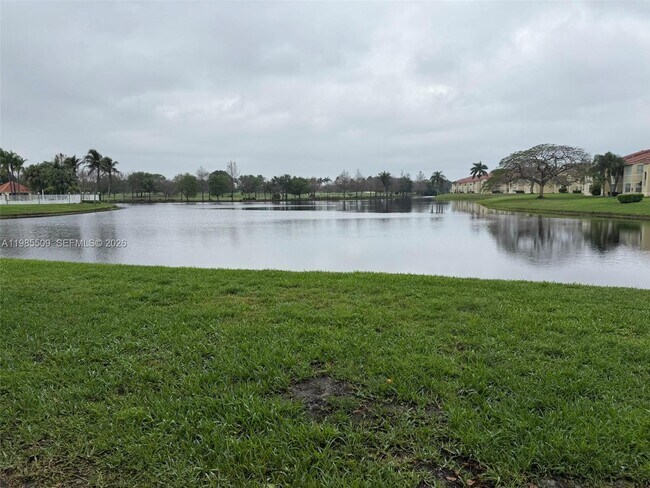 Building Photo - 731 Vista Isles Dr