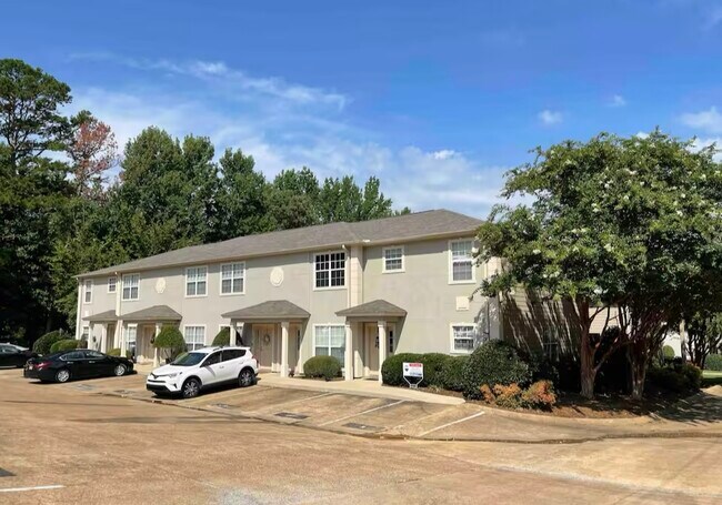Building Photo - 2109 Harris Dr