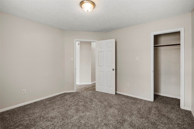 Building Photo - 16145 Sun View Ln