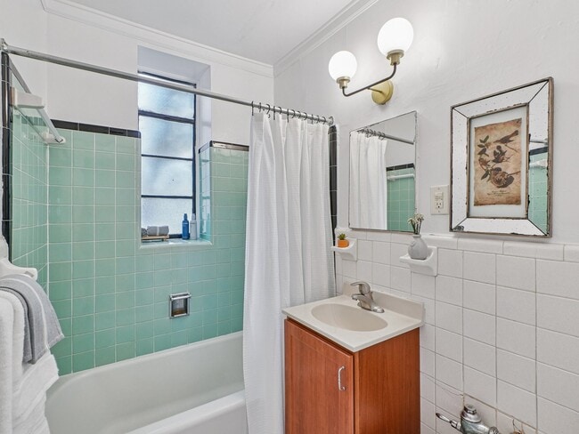 The Kingsley - Cameron Court Apartments