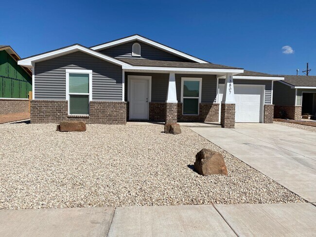 Primary Photo - Affordable in Bell Farms