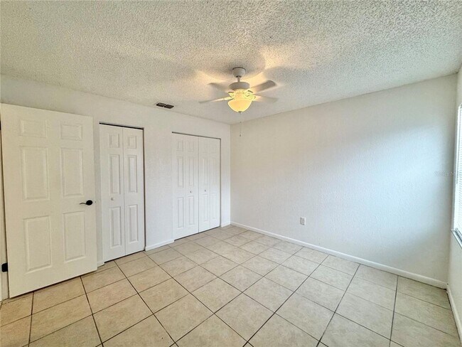 Building Photo - 2559 Elm Ave